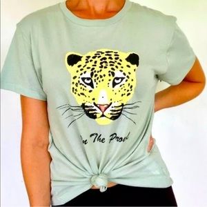Wildfox On the Prowl Keke Graphic Tee Aqua Gray Size Small NWT